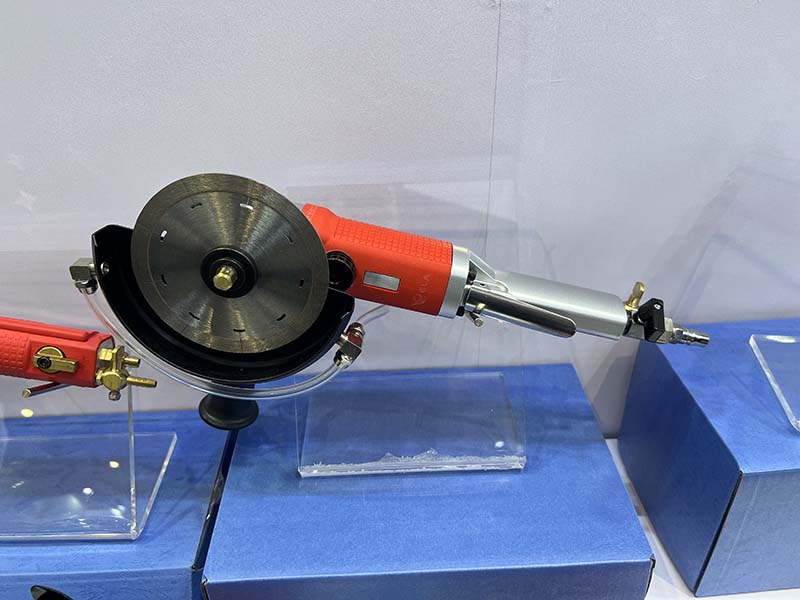 Air angle grinder